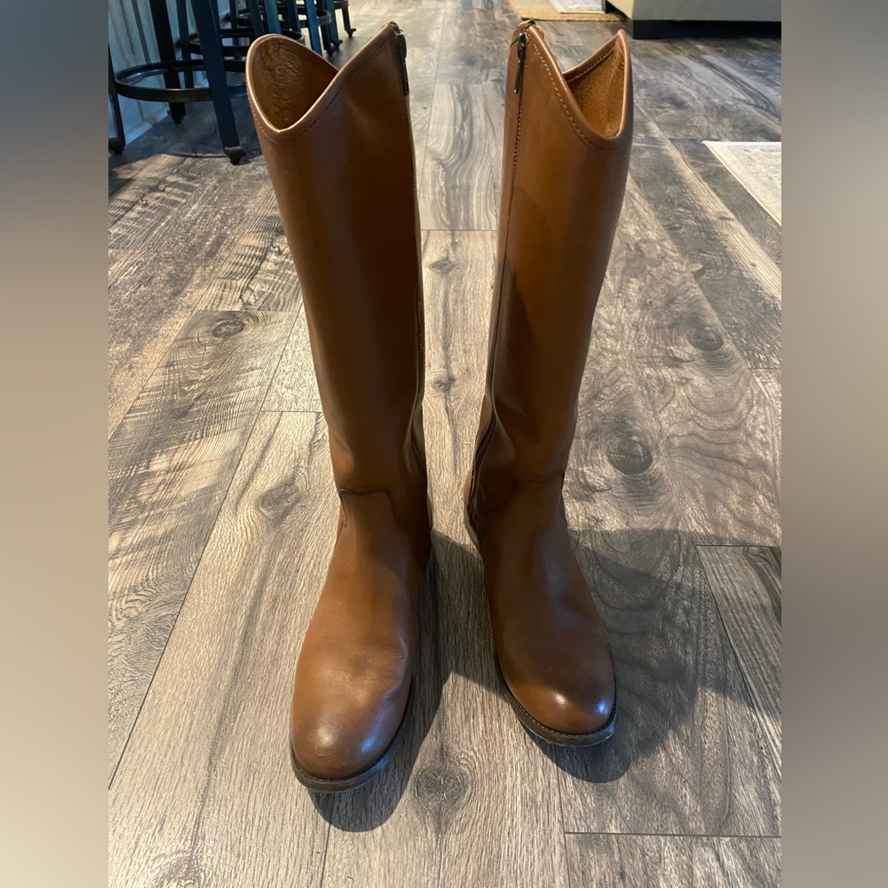 Frye knee high riding boots. Size 9. Brown leather. Gently used.